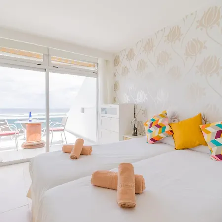 Beachfront In Palmas With Terrace Tatil Evi *